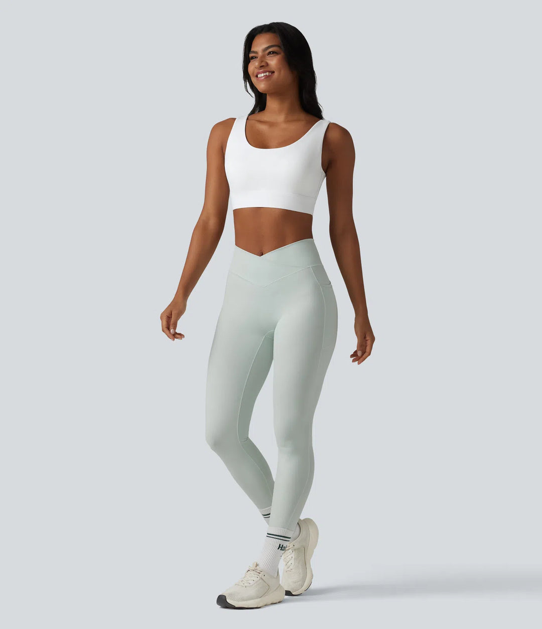 Halara Ultrasculpt treningowy biustonosz sportowy ze średnim podparciem, bez tylnej części, z regulowaną sprzączką i zintegrowaną konstrukcją