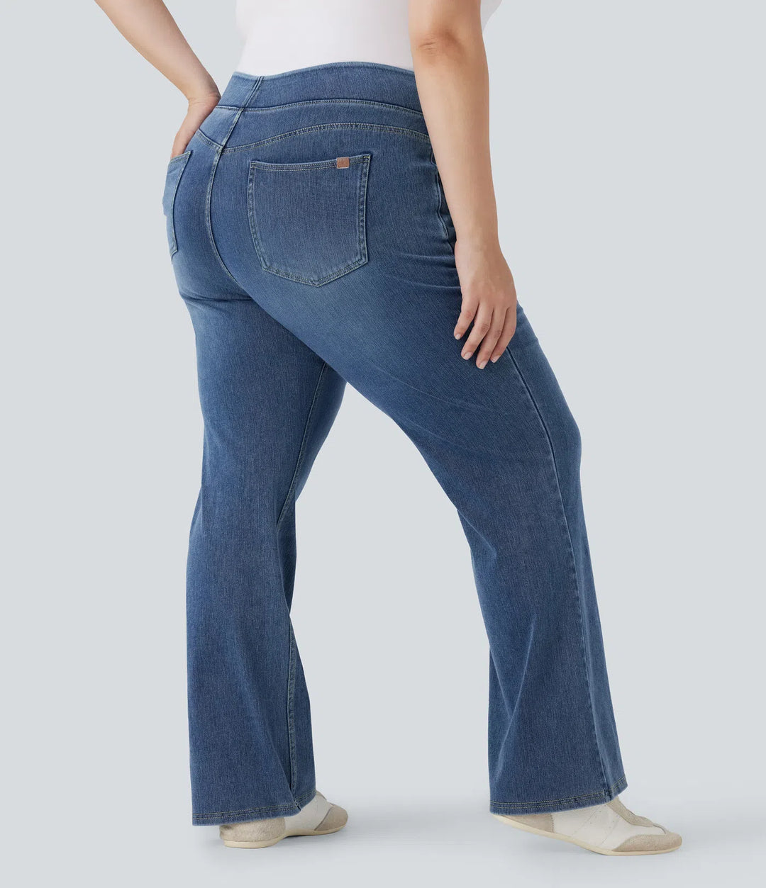 Halara Flex jeansy bootcut z wysokim stanem, kieszeniami i pranym wykończeniem — na co dzień — w rozmiarze plus