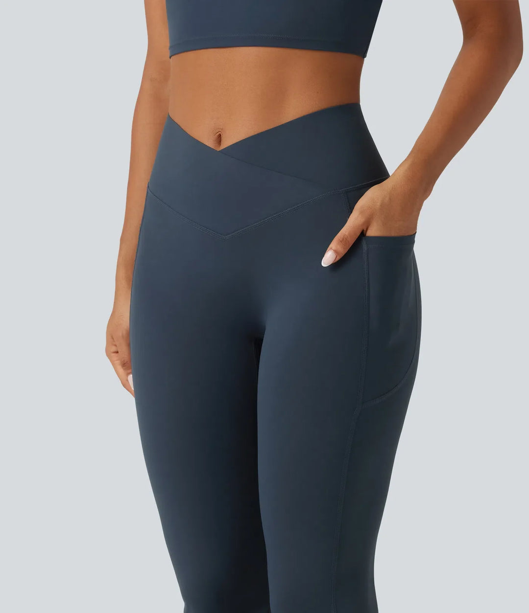 Milejka UltraSculpt z wysokim stanem krzyżowany modelujące brzuch flare treningowy legginsy z kieszeniami