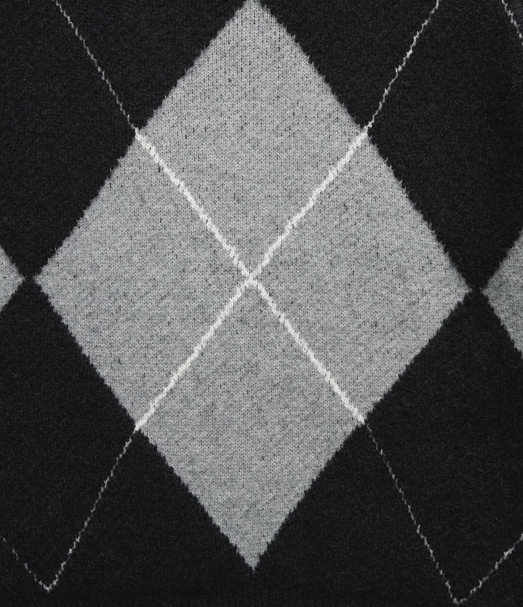 Casualowy sweter w kratkę z odkrytymi ramionami i długimi rękawami