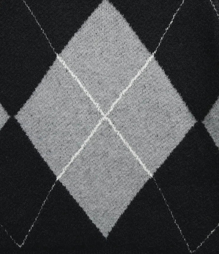 Casualowy sweter w kratkę z odkrytymi ramionami i długimi rękawami