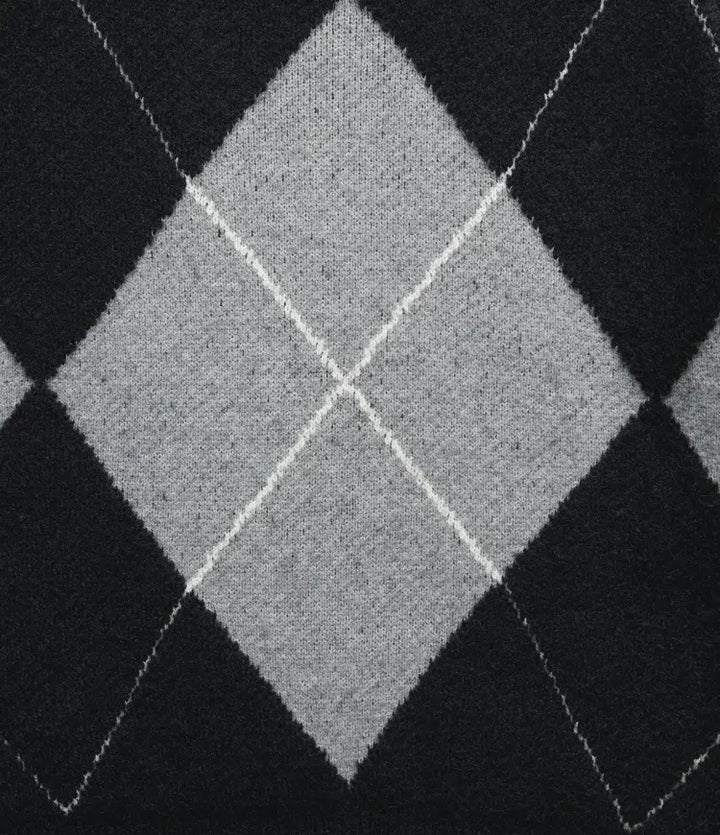 Casualowy sweter w kratkę z odkrytymi ramionami i długimi rękawami