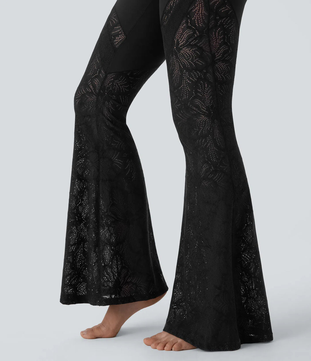 SoftlyZero legginsy do jogi z wysokim stanem, skrzyżowanym przednim panelem, kieszenią, kontrastową koronką i rozszerzanymi nogawkami