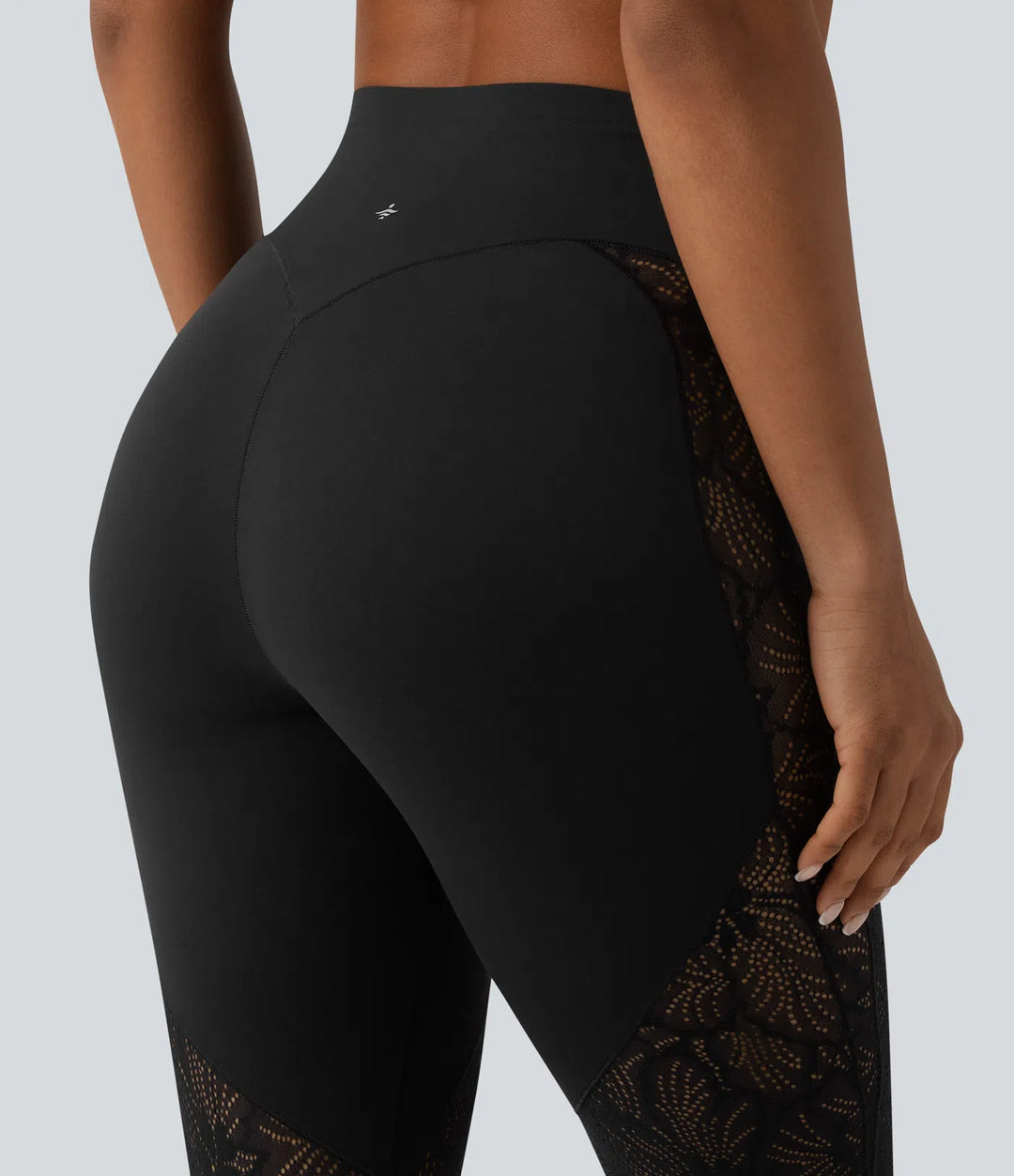 Halara UltraSculpt legginsy do jogi 7/8 z wysokim stanem, modelującym efektem na brzuch, kontrastową koronką i kieszenią