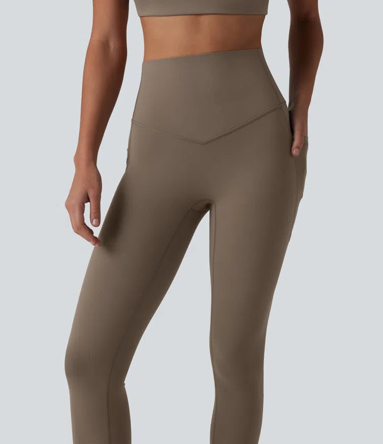 Halara UltraSculpt legginsy do jogi 7/8 z wysokim stanem, z kontrolą modelującą brzuch, z kontrastowym prążkowaniem i kieszeniami.