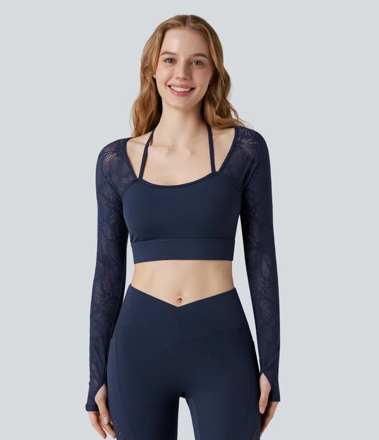SoftlyZero halter z kontrastową koronką, długie rękawy z otworami na kciuki — krótki top do jogi
