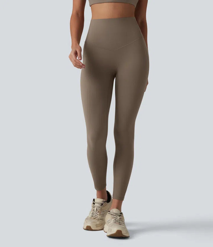 Halara UltraSculpt legginsy do jogi 7/8 z wysokim stanem, z kontrolą modelującą brzuch, z kontrastowym prążkowaniem i kieszeniami.