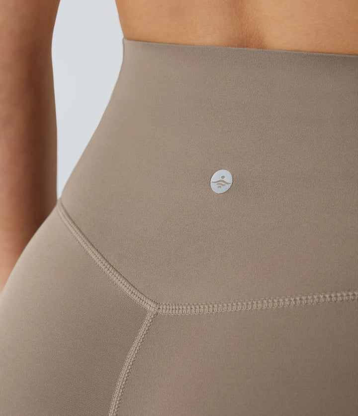 Halara UltraSculpt capri legginsy z wysokim stanem, kontrolą brzucha, kieszenią i modelującym efektem do treningu