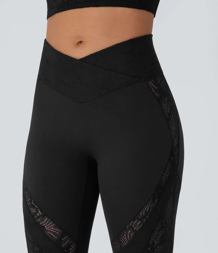 SoftlyZero legginsy do jogi z wysokim stanem, skrzyżowanym przednim panelem, kieszenią, kontrastową koronką i rozszerzanymi nogawkami