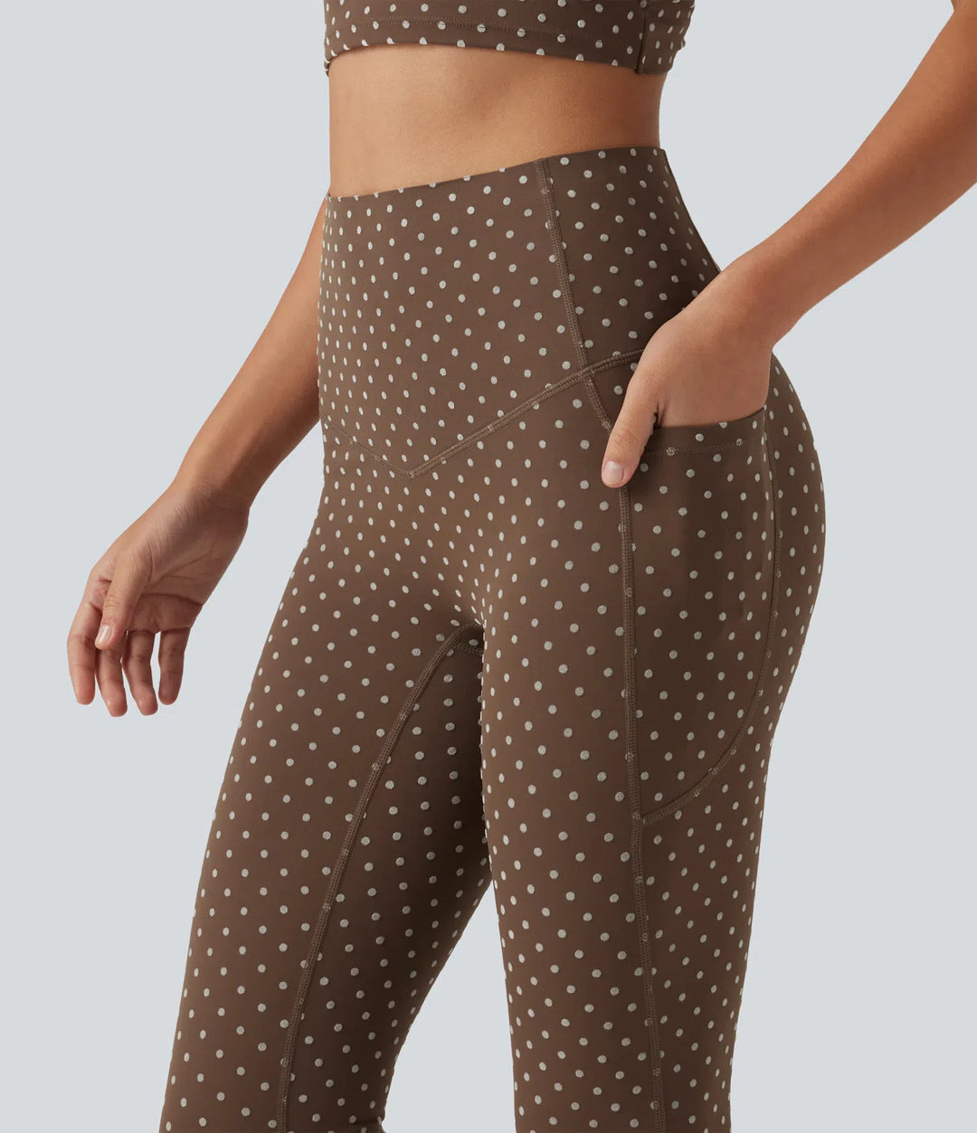 Halara UltraSculpt flockowane legginsy treningowe z wysokim stanem, modelujące brzuch, w groszki, z kieszeniami