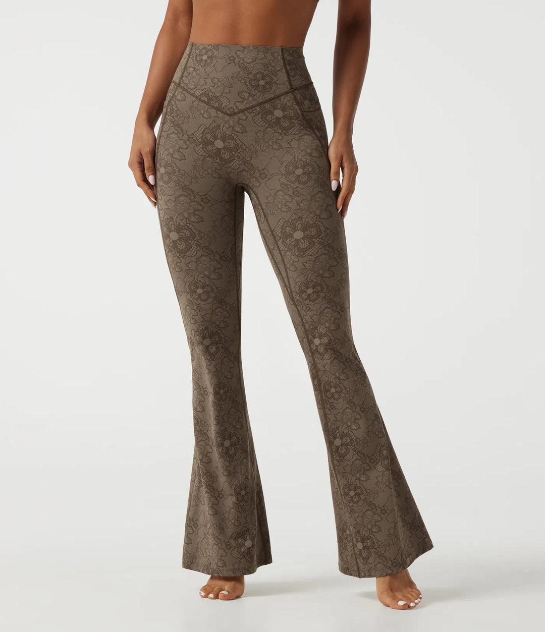 Halara UltraSculpt legginsy do jogi z wysokim stanem, modelujące brzuch i unoszące pośladki, z kontrastową koronką, rozkloszowanymi nogawkami i kieszeniami.