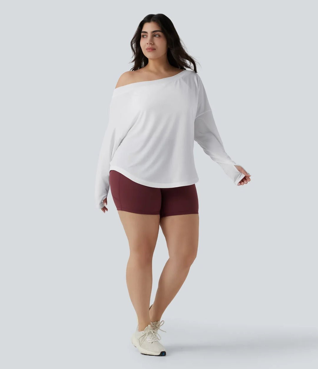 Na jedno ramię z długim rękawem z otworem na kciuk z zaokrąglonym dołem High Low szybkoschnący joga plus size top sportowy-z wbudowanym biustonoszem
