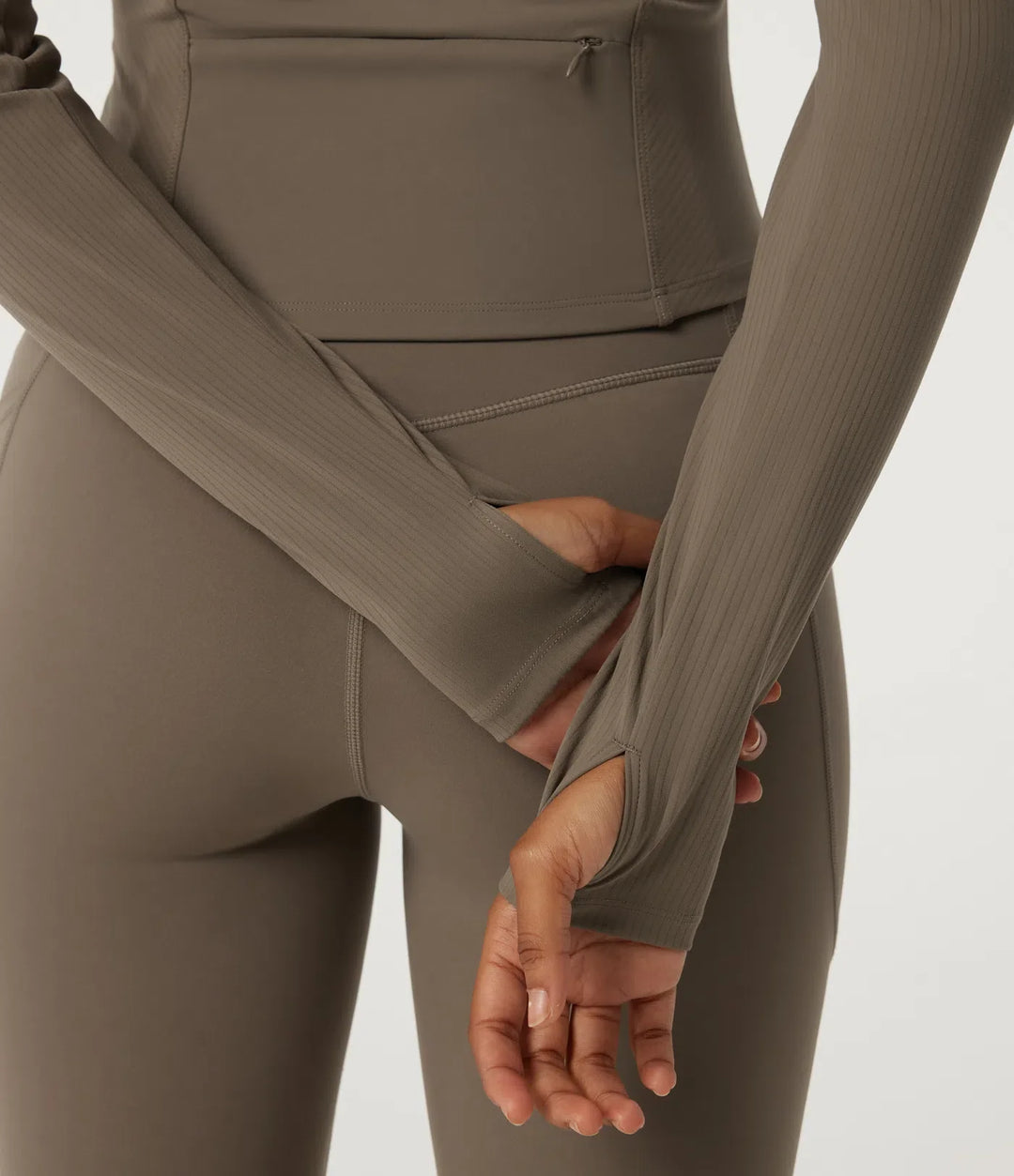 Milejka UltraSculpt z półgolfem z długim rękawem joga Curvy kurtka z otwory na kciuki i kieszenie