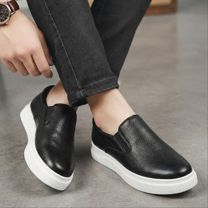 Buty ze skóry licowej FAIRFORD w kolorze czarnym